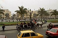 Kutsche am Plaza in Lima